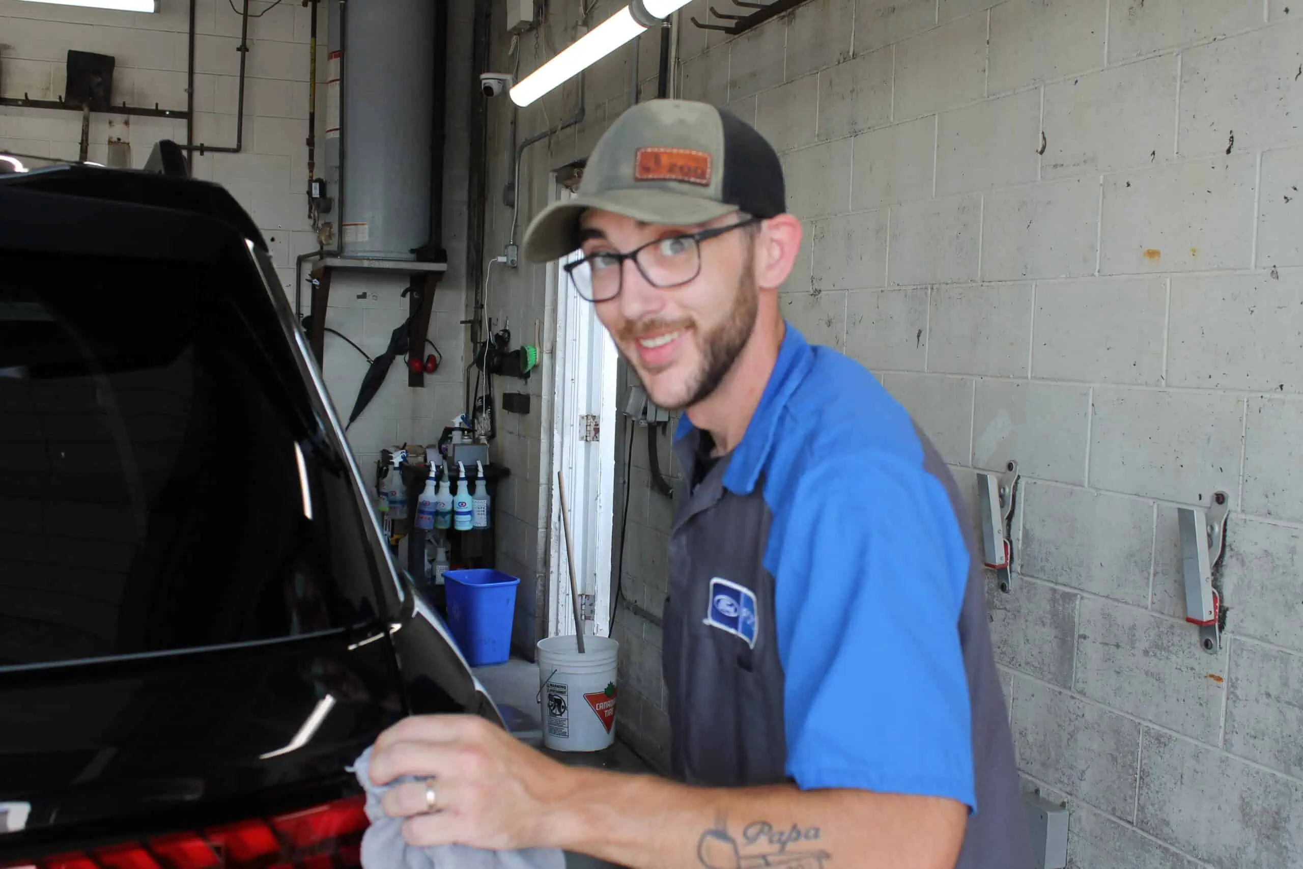 Elliot Kingston Detailer